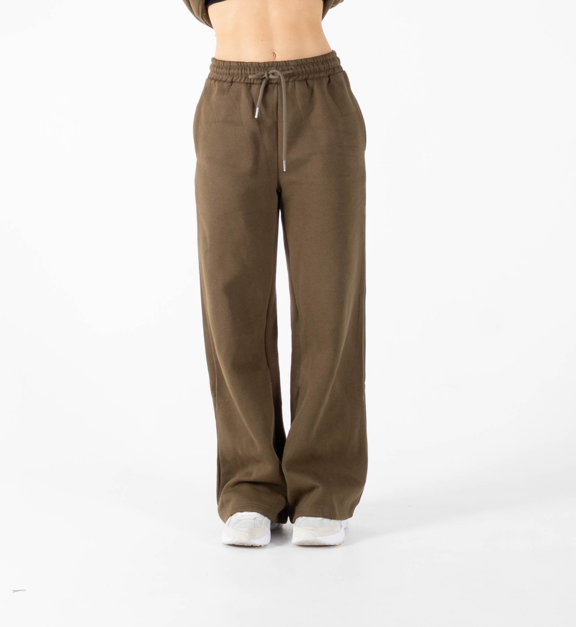 THE STRAIGHT LEG SWEATPANT.